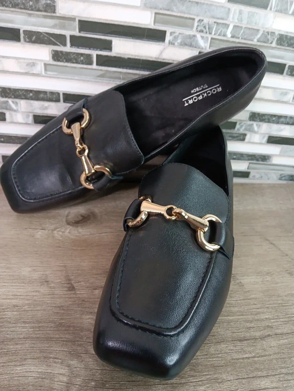 Rockport Womens 8.5M Black Leather Slip On Gold Tone Buckle POLLY